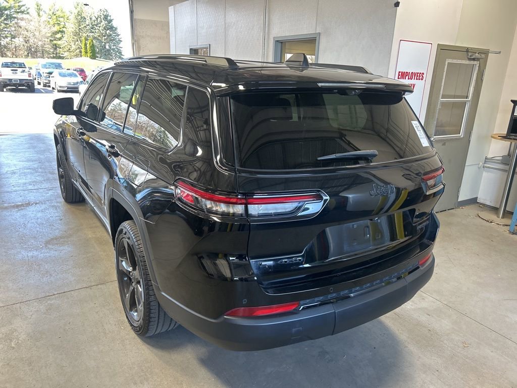 Used 2023 Jeep Grand Cherokee L Limited w/ Luxury Tech Group II image 6