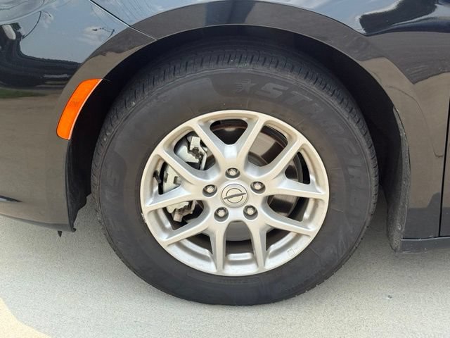 Used 2024 Chrysler Pacifica Touring-L FWD image 5