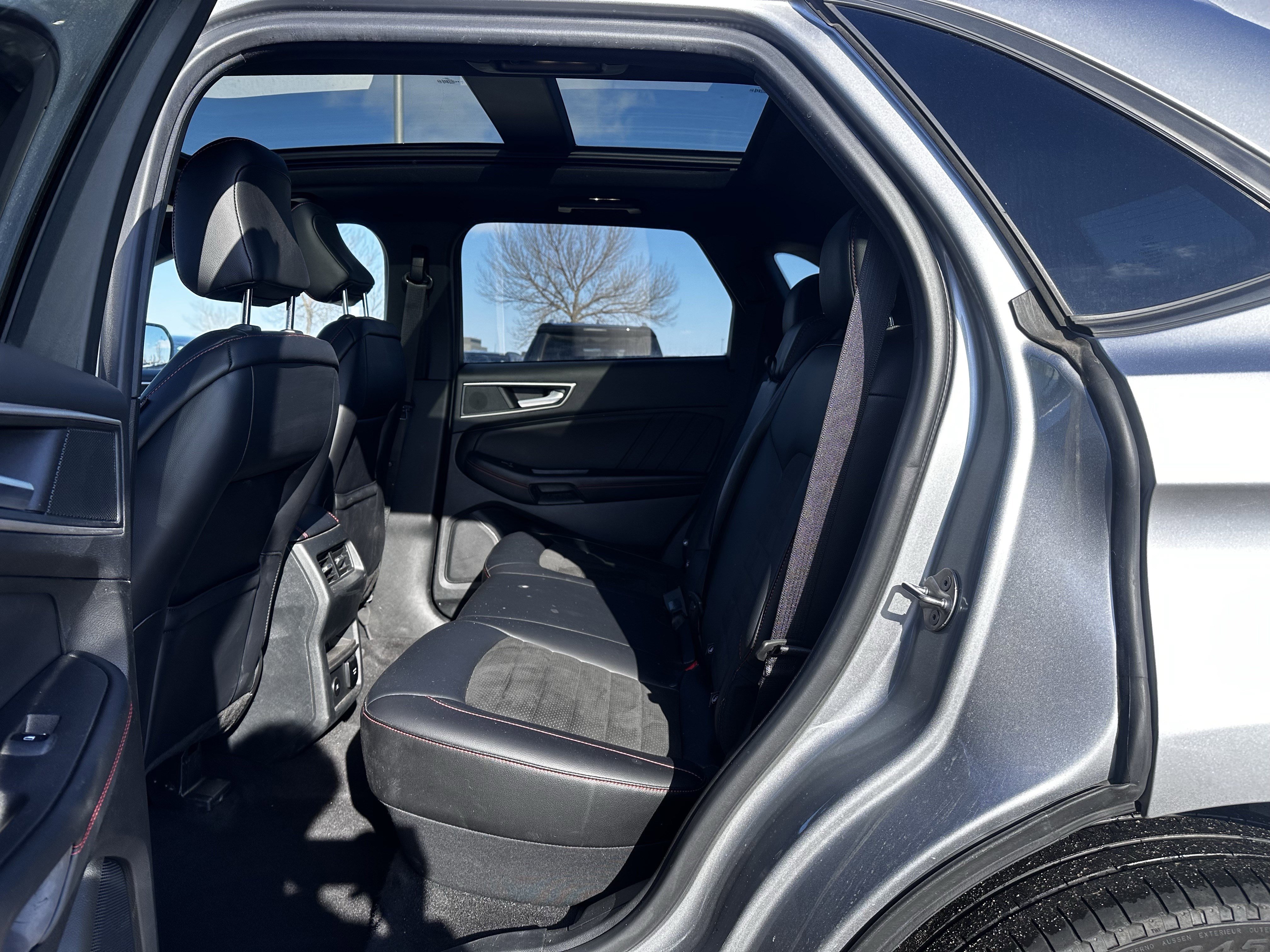 Certified 2024 Ford Edge ST-Line AWD/4WD image 8