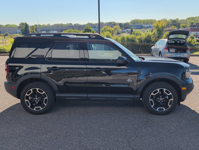 Certified 2024 Ford Bronco Sport Outer Banks w/ Tech Package AWD/4WD image 4