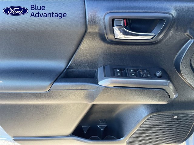 Used 2019 Toyota Tacoma TRD Sport AWD/4WD image 4