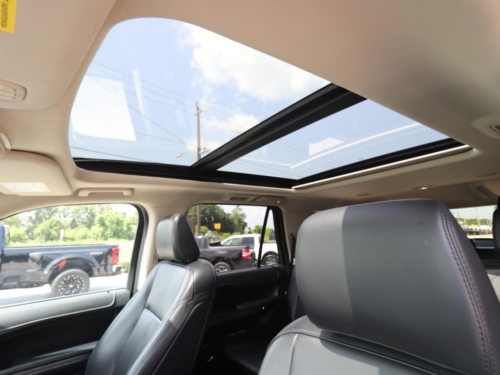 Certified 2022 Ford Expedition XLT RWD image 4