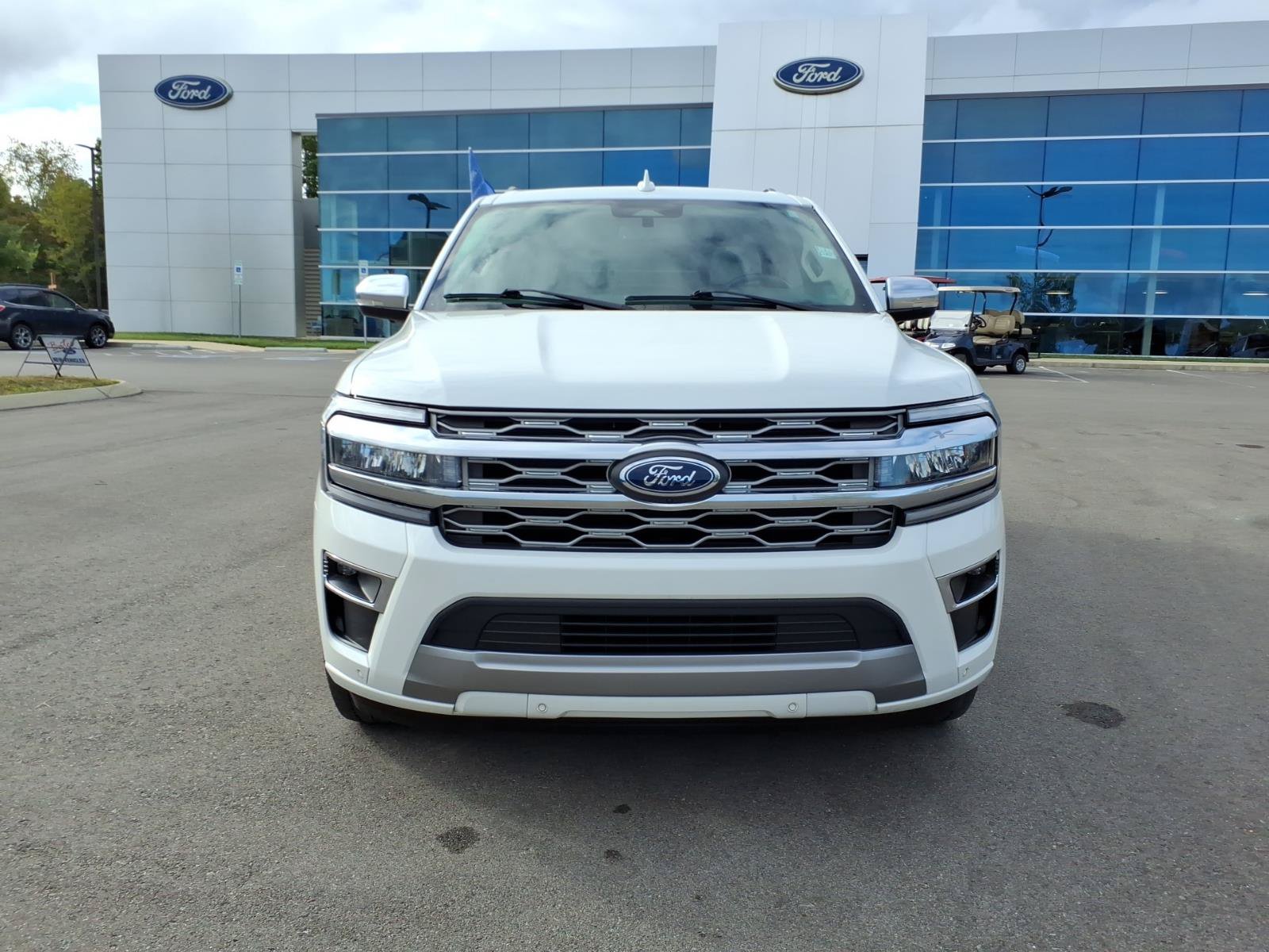 Certified 2024 Ford Expedition Platinum AWD/4WD image 8