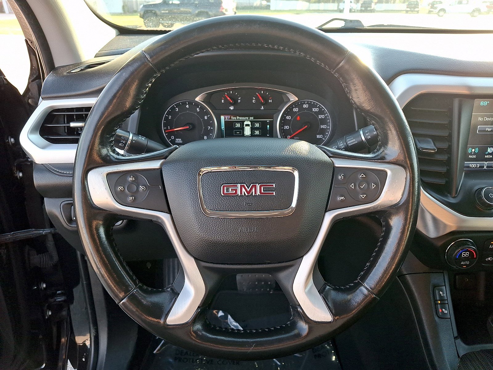 Used 2019 GMC Acadia SLT image 18