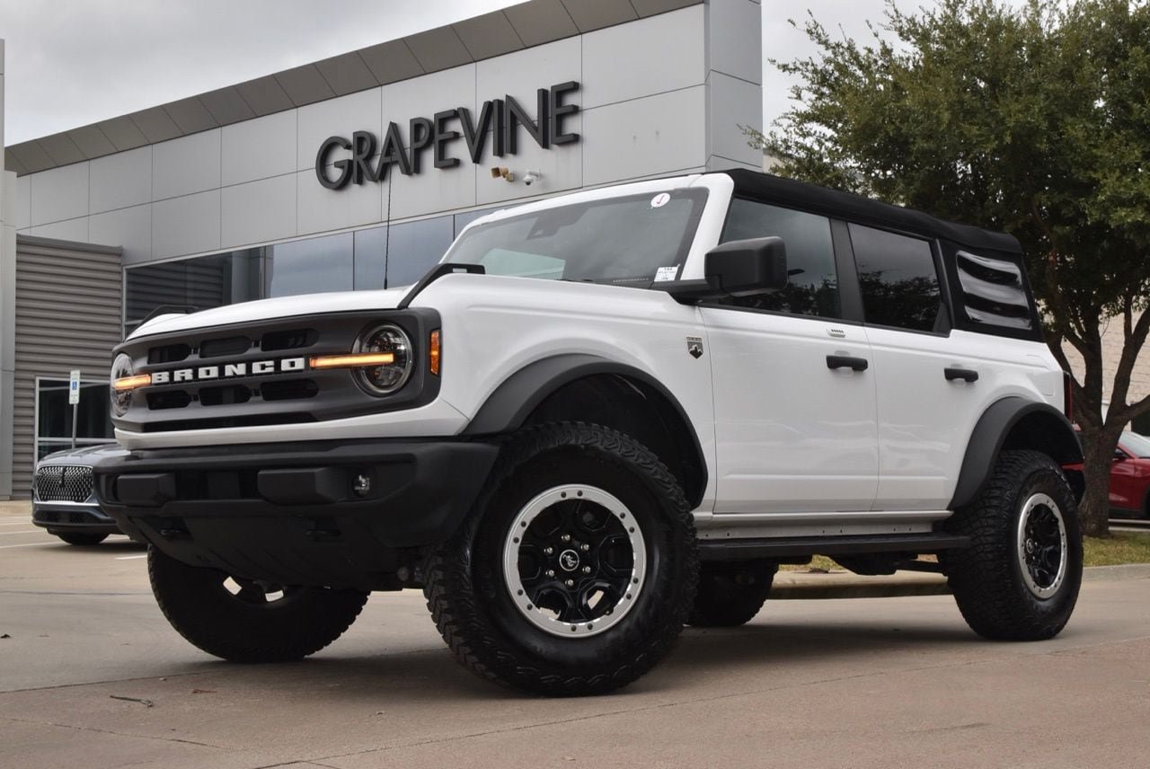 Certified 2023 Ford Bronco Big Bend w/ Sasquatch Package AWD/4WD image 2