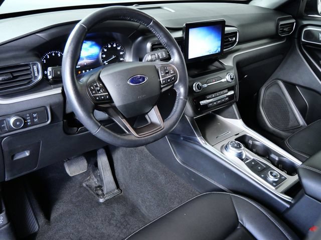 Certified 2020 Ford Explorer XLT w/ Equipment Group 202A AWD/4WD image 3