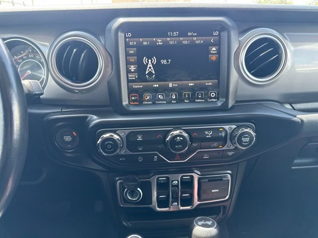 Used 2022 Jeep Wrangler Unlimited Sahara AWD/4WD image 12