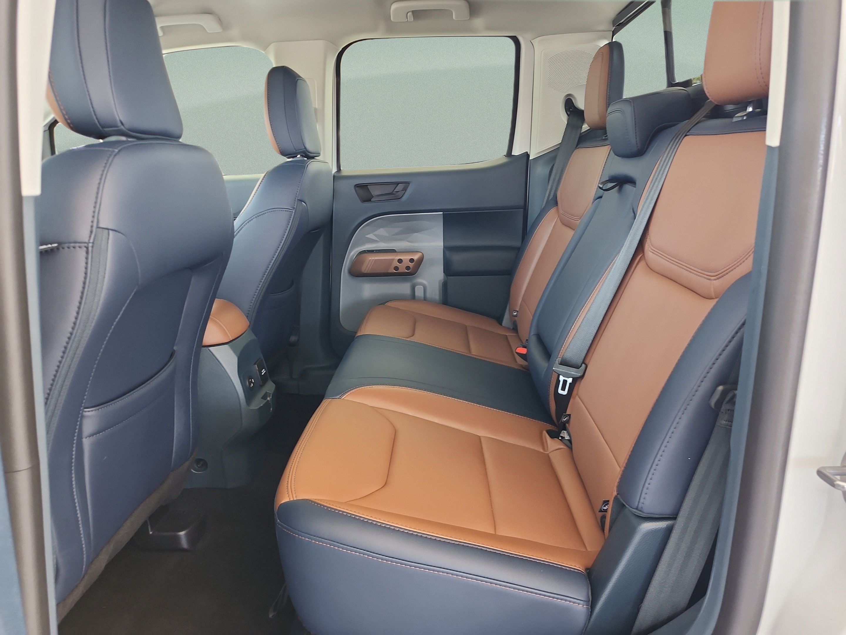 Certified 2024 Ford Maverick Lariat FWD image 17