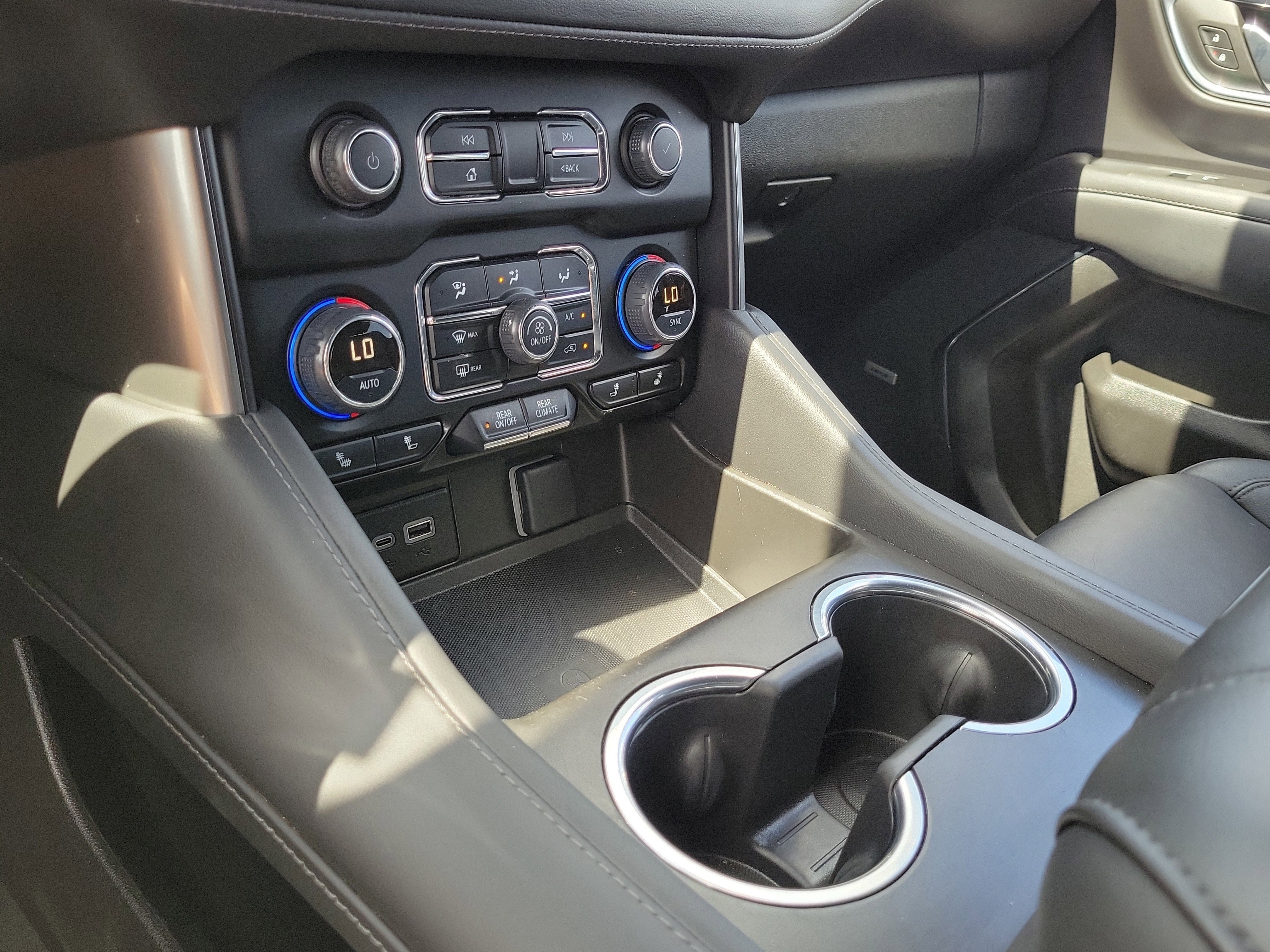 Used 2023 Chevrolet Tahoe LT w/ Luxury Package RWD image 29