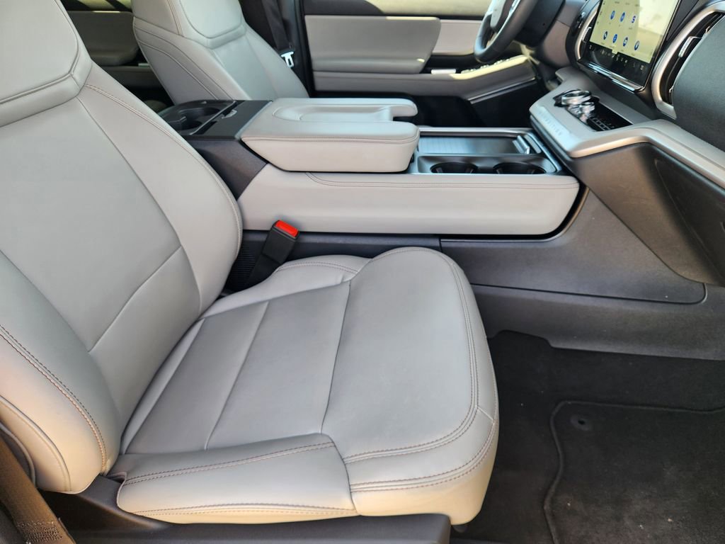 Certified 2025 Ford Expedition Active image 13