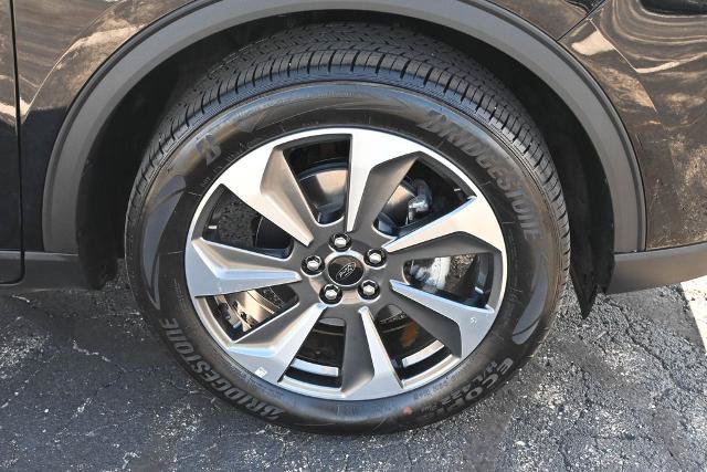 Certified 2024 Ford Escape Platinum AWD/4WD image 17