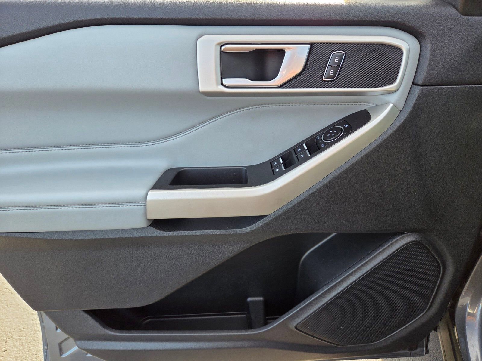 Certified 2023 Ford Explorer XLT w/ Equipment Group 202A image 18