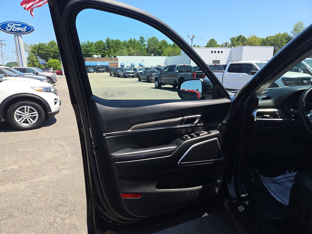 Used 2022 Kia Telluride EX w/ EX Premium Package AWD/4WD image 5
