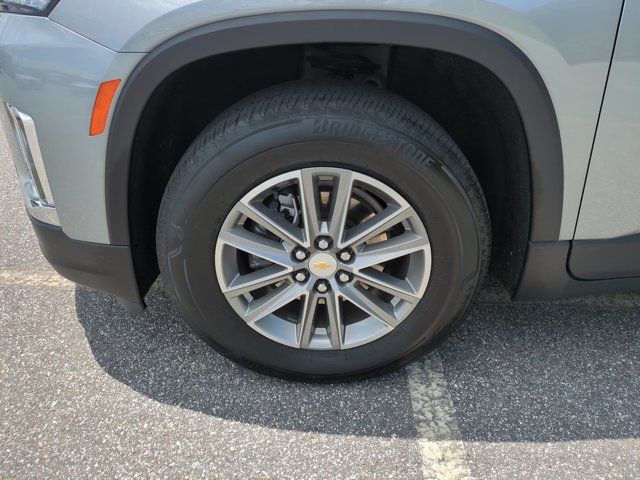 Used 2023 Chevrolet Traverse LT FWD image 11
