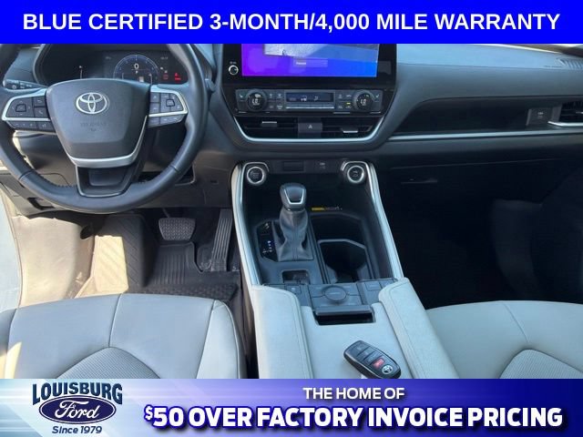 Used 2024 Toyota Grand Highlander AWD image 12
