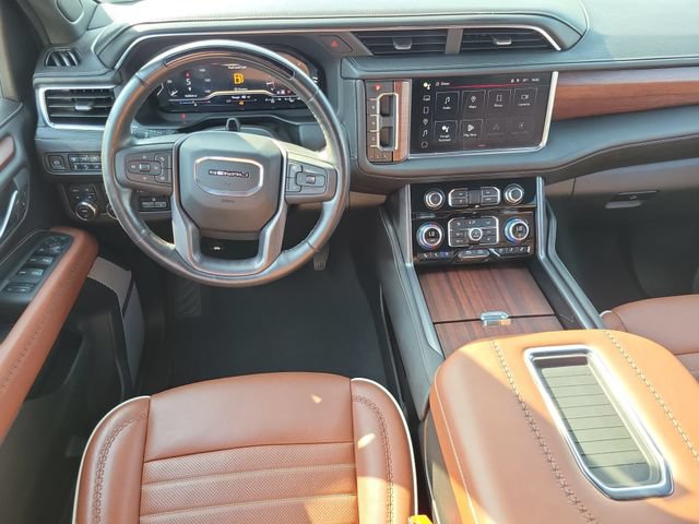 Used 2023 GMC Yukon XL Denali Ultimate AWD/4WD image 24