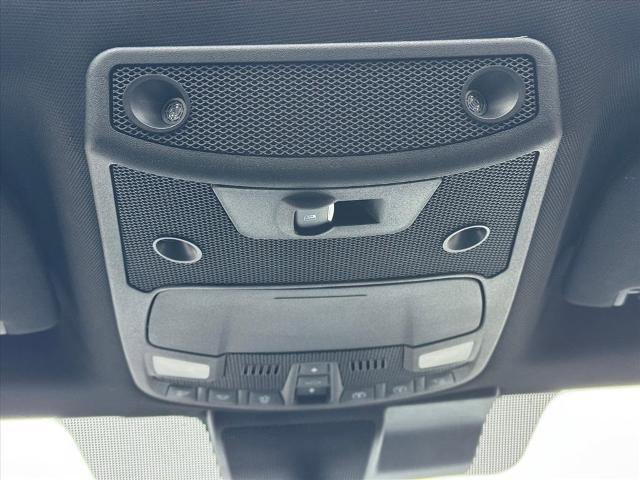 Certified 2019 Ford F150 Platinum w/ Equipment Group 701A Luxury image 19