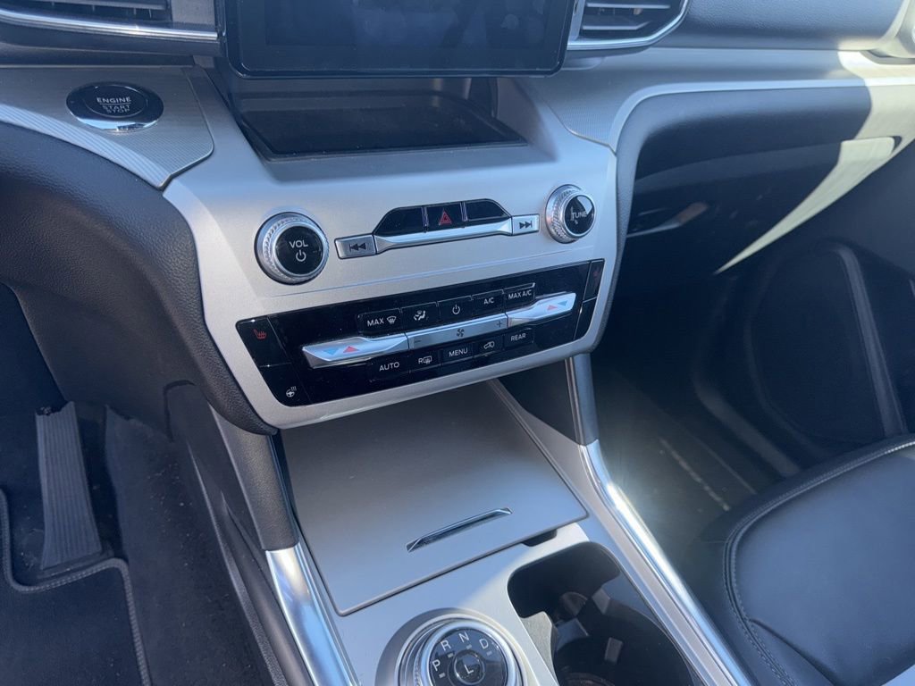 Certified 2022 Ford Explorer XLT w/ Equipment Group 202A image 13