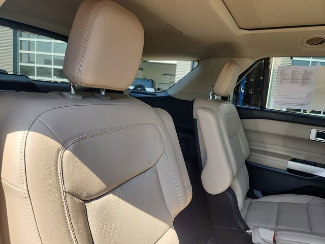 Certified 2022 Ford Explorer Limited w/ Limited Technology Package image 30