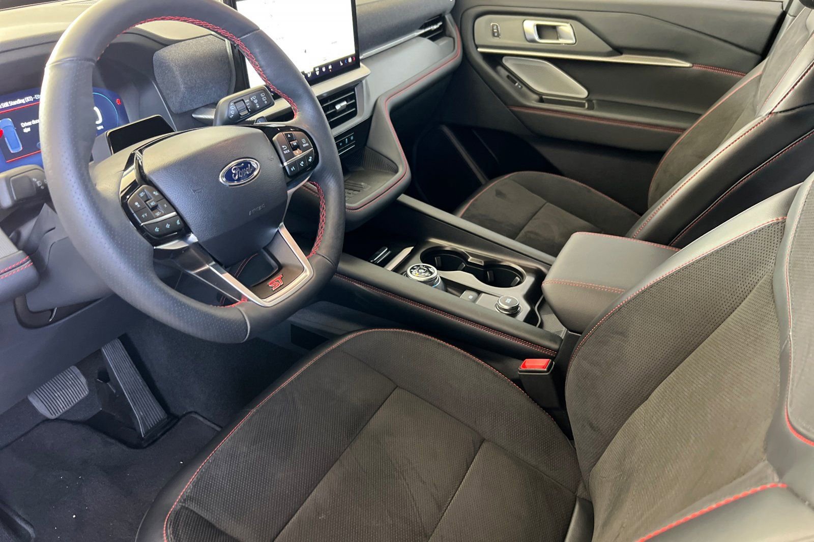 Certified 2025 Ford Explorer ST image 14