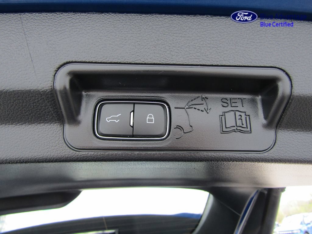 Certified 2022 Ford Explorer XLT w/ Equipment Group 202A AWD/4WD image 27
