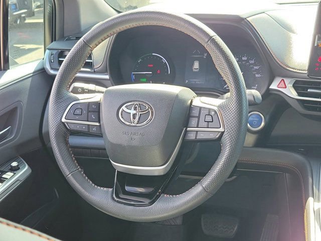 Used 2022 Toyota Sienna XSE image 20
