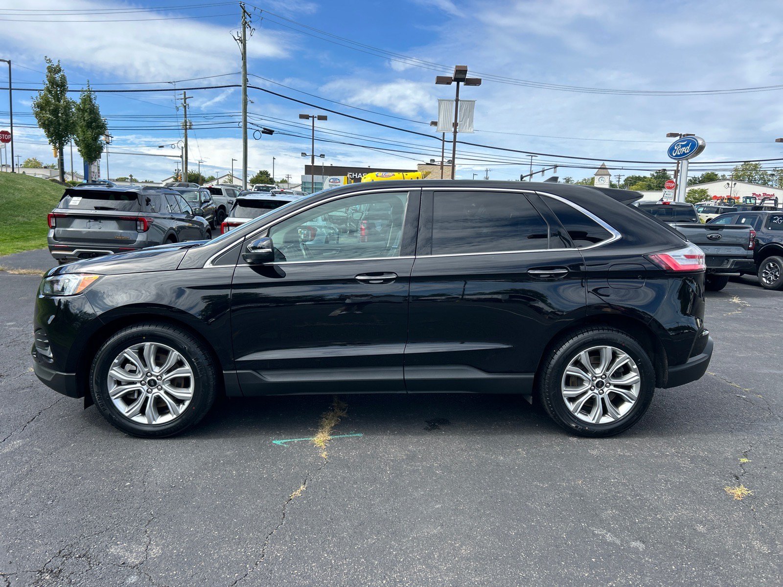 Certified 2024 Ford Edge Titanium AWD/4WD image 4