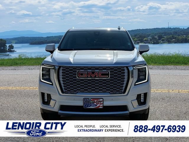 Used 2021 GMC Yukon Denali w/ Denali Premium Package AWD/4WD image 8