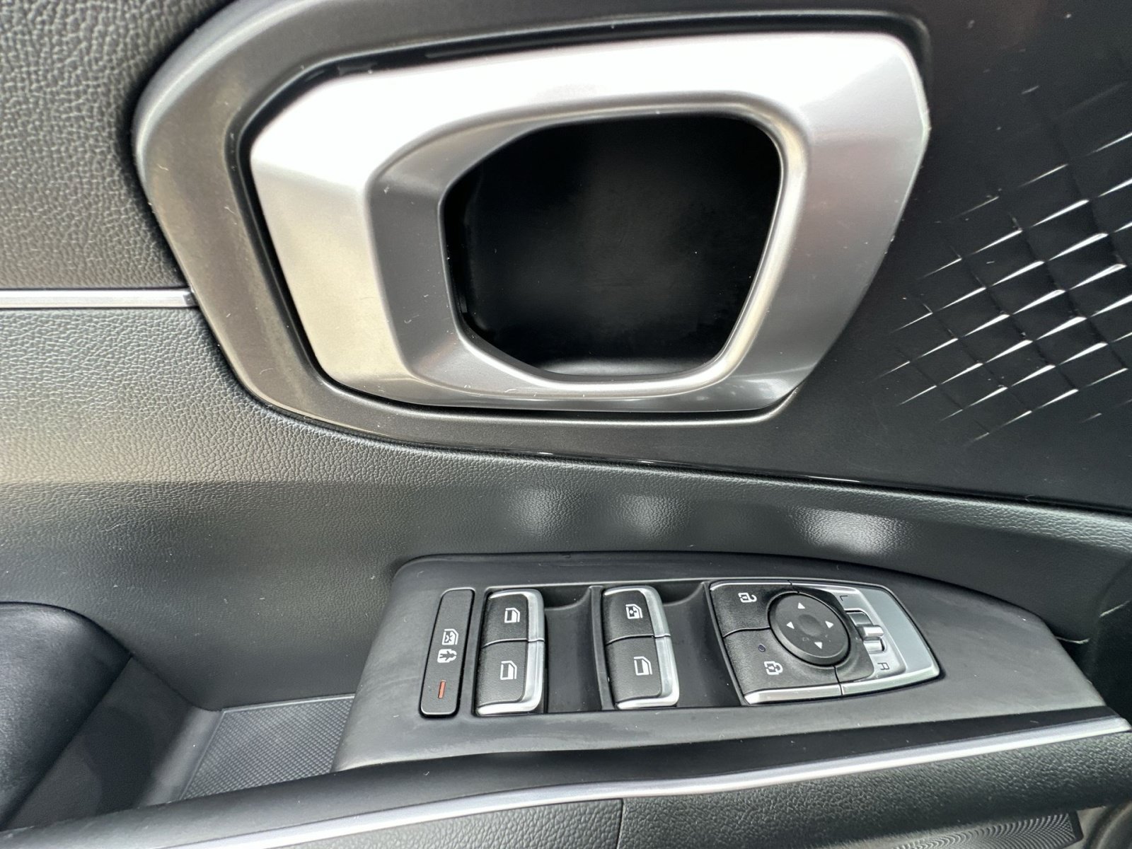 Used 2021 Kia Sorento S FWD image 23