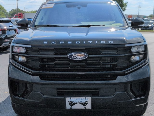 Certified 2025 Ford Expedition Active RWD image 9
