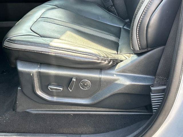 Certified 2019 Ford F450 Platinum w/ Platinum Ultimate Package AWD/4WD image 16