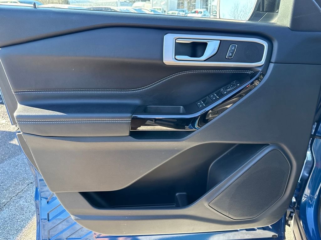 Certified 2022 Ford Explorer ST w/ ST Street Pack image 16