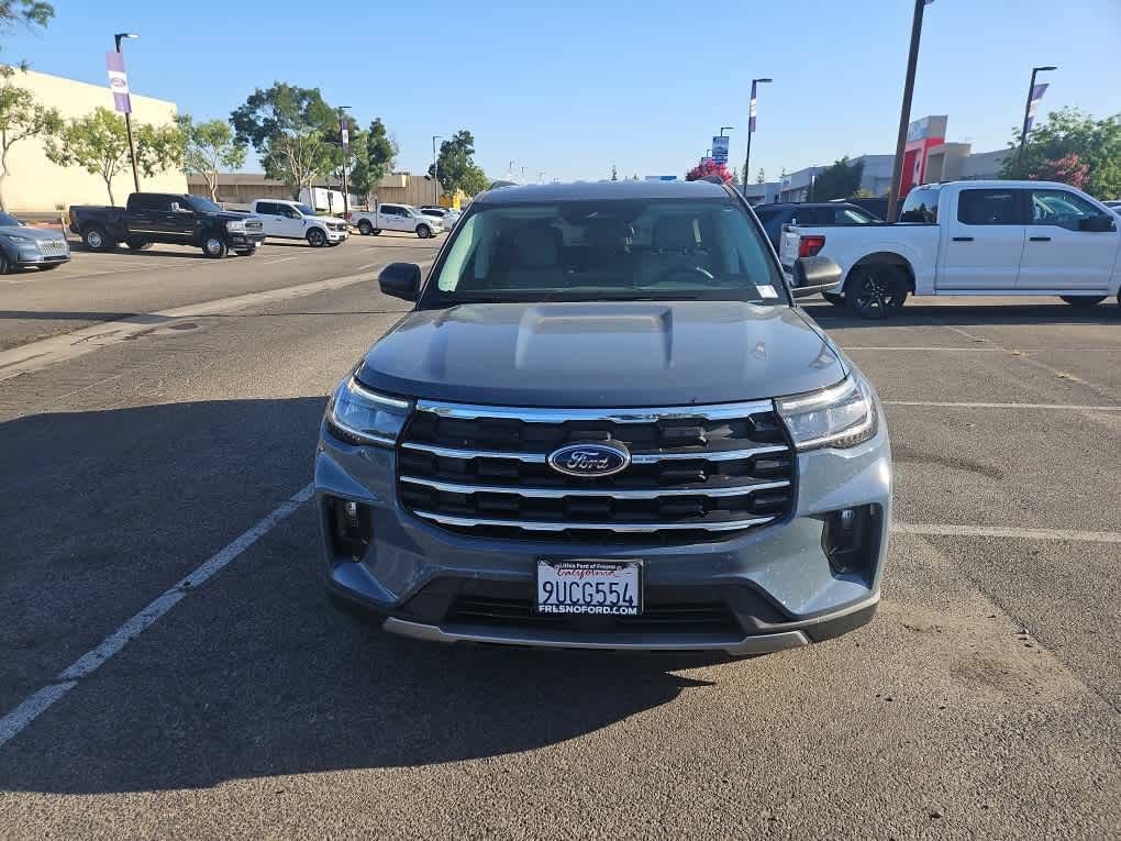 Certified 2025 Ford Explorer Active w/ Active Comfort Package AWD/4WD image 2