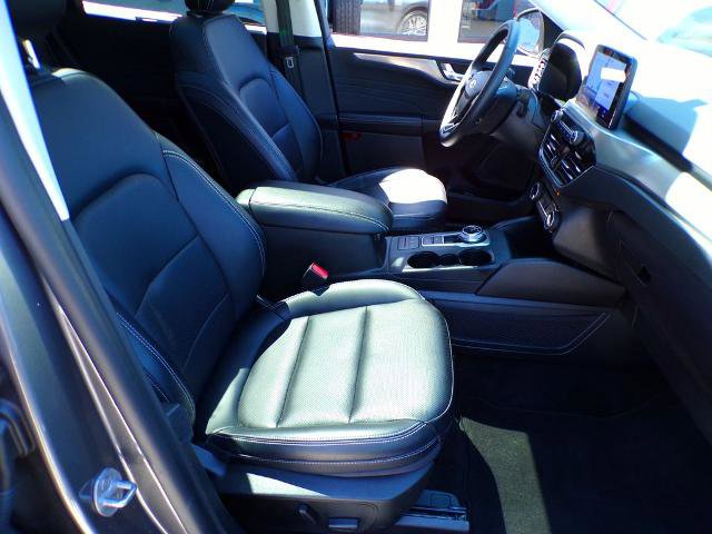 Certified 2022 Ford Escape Titanium w/ Class II Trailer Tow Package AWD/4WD image 11