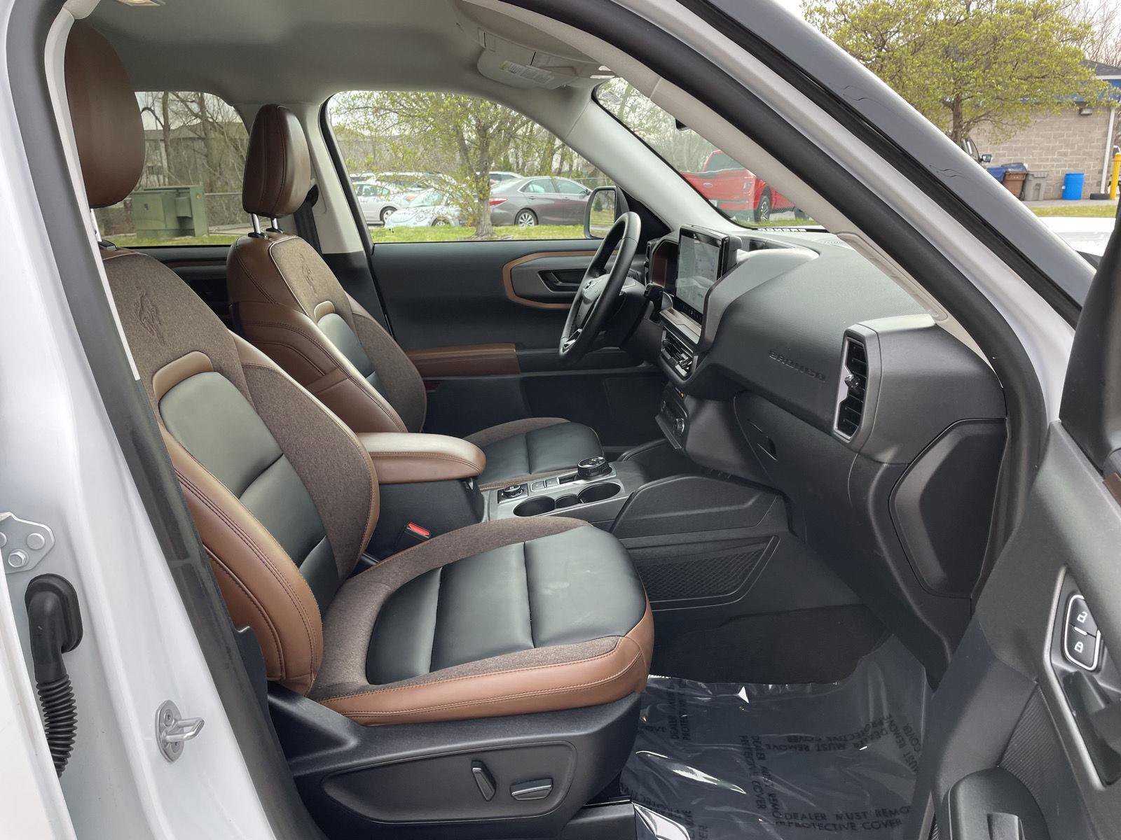 Certified 2025 Ford Bronco Sport Outer Banks w/ Outer Banks Tech Package+ AWD/4WD image 19