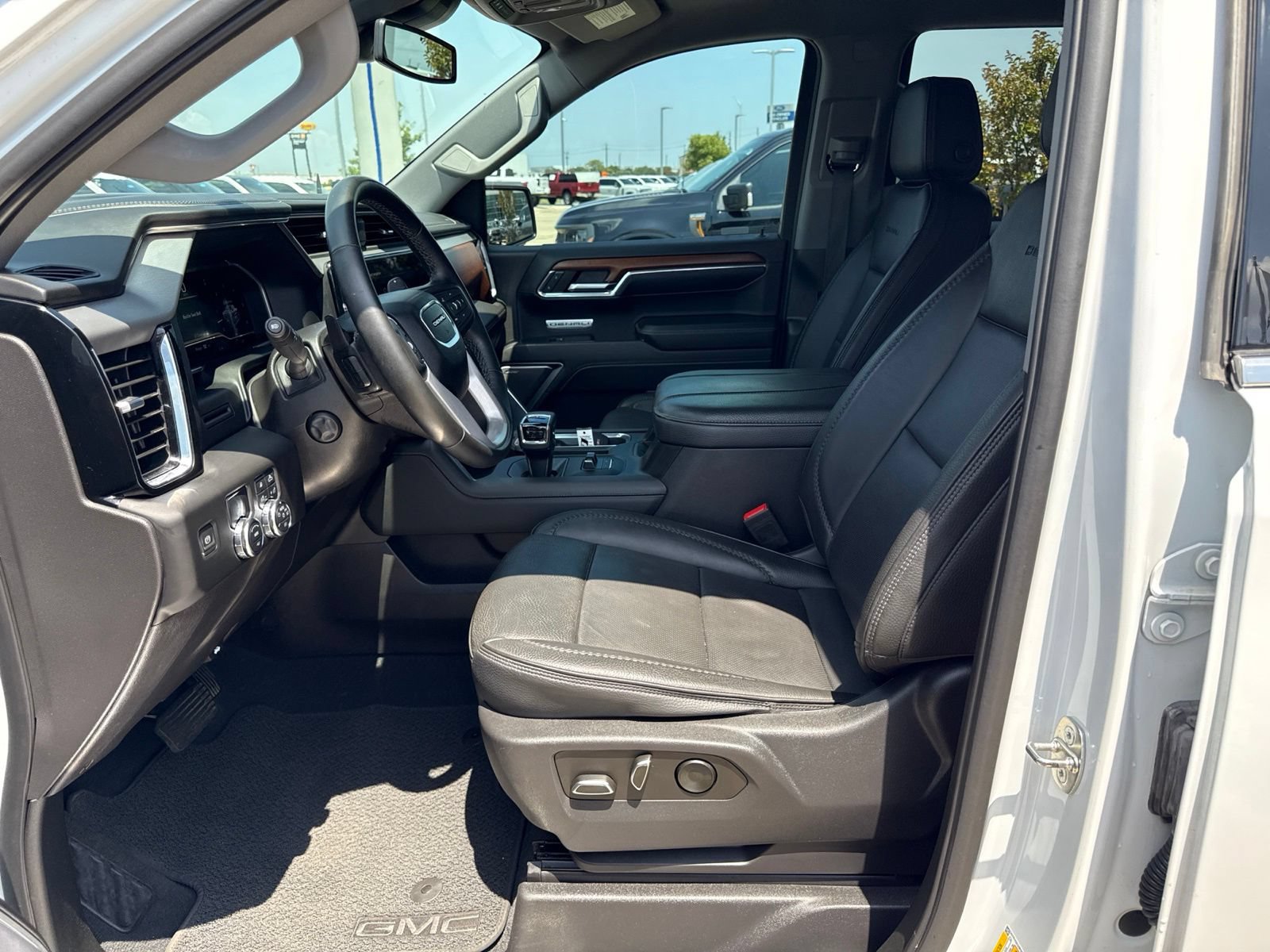 Used 2023 GMC Sierra 1500 Denali RWD image 47