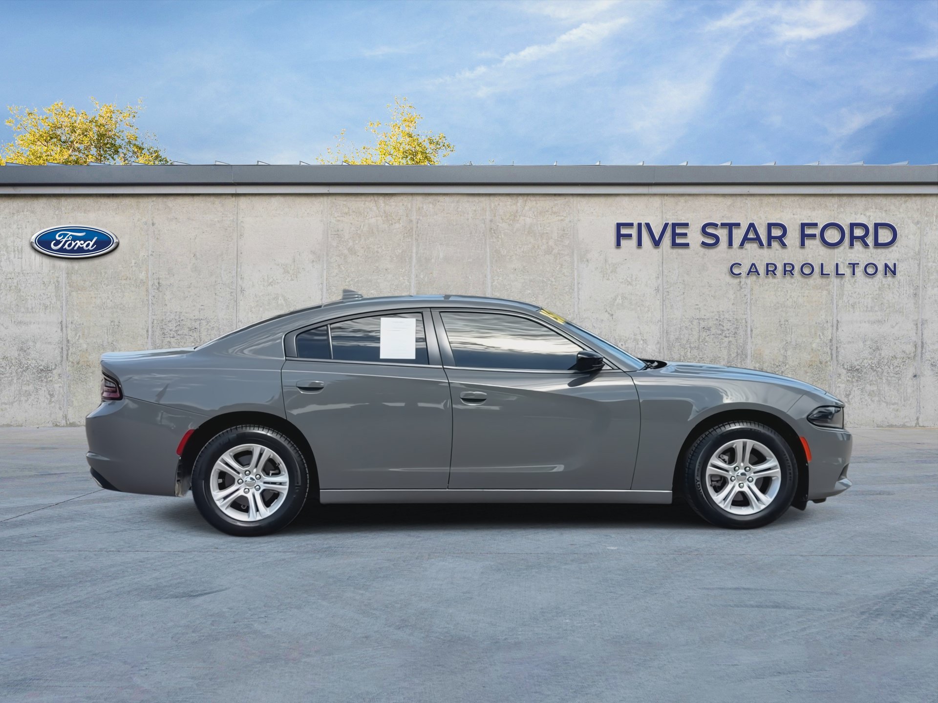Used 2023 Dodge Charger SXT RWD image 9