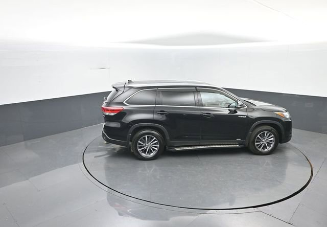 Used 2019 Toyota Highlander XLE image 26