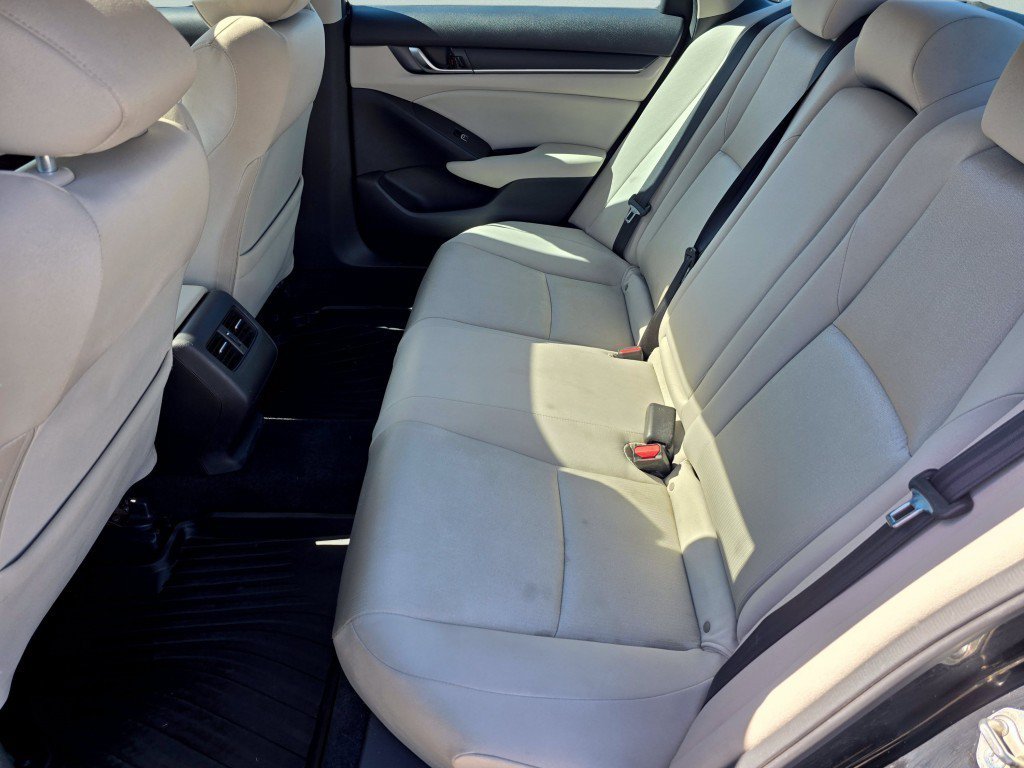 Used 2018 Honda Accord EX image 28