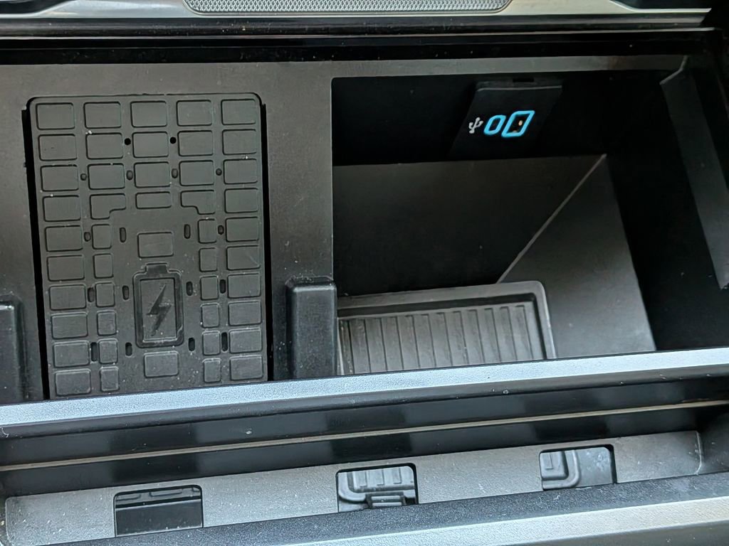 Certified 2025 Ford F250 Platinum w/ Platinum Plus Package image 24