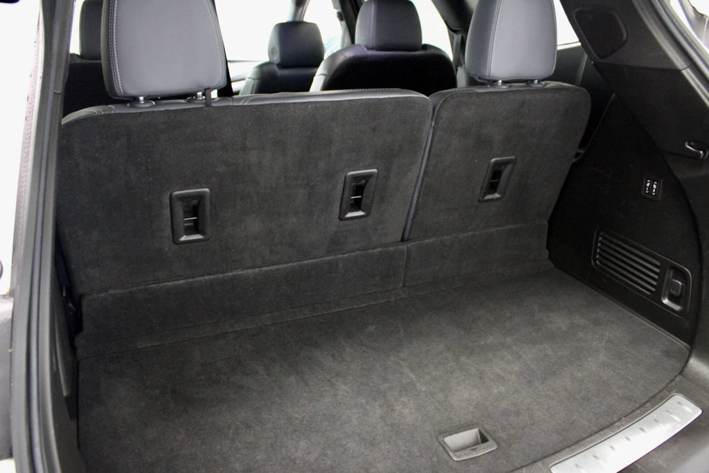Used 2024 Buick Enclave Premium AWD/4WD image 15