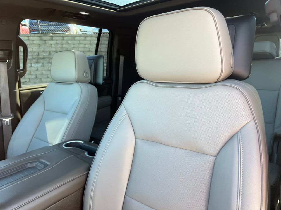 Used 2021 GMC Yukon XL SLT w/ SLT Premium Package AWD/4WD image 15