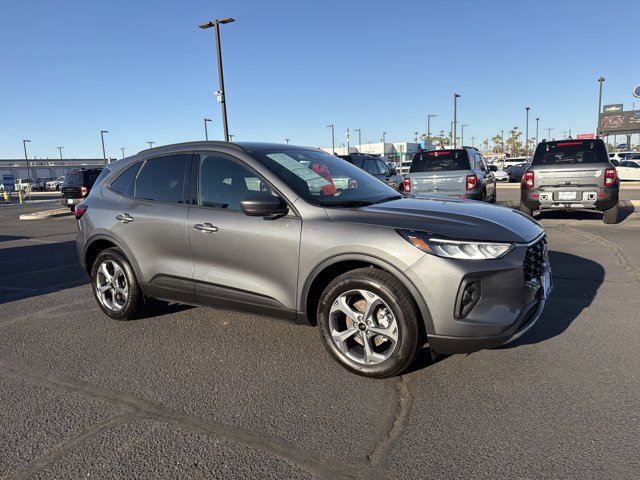 Certified 2025 Ford Escape ST-Line Select AWD/4WD image 4
