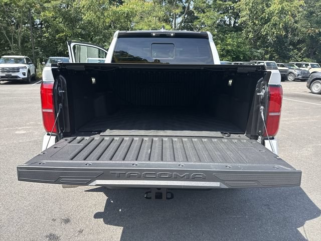 Used 2024 Toyota Tacoma SR5 AWD/4WD image 23