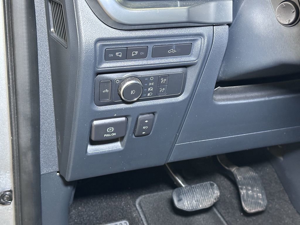 Certified 2022 Ford F150 Lariat w/ Equipment Group 502A High image 28