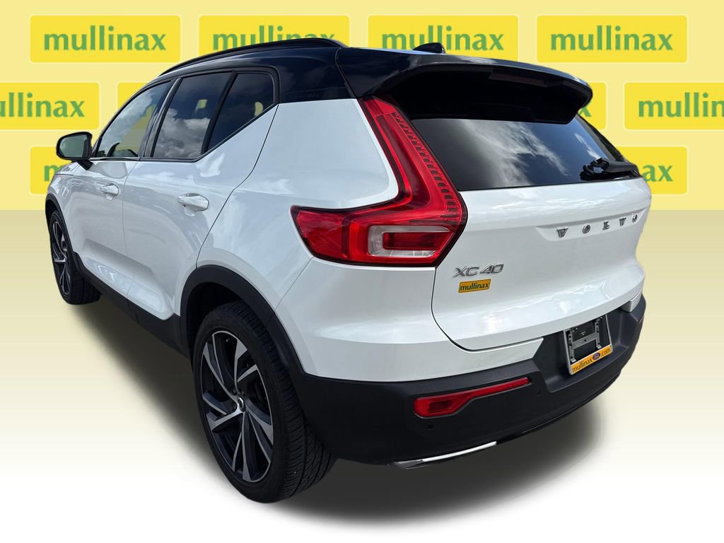 Used 2020 Volvo XC40 T5 R-Design image 4