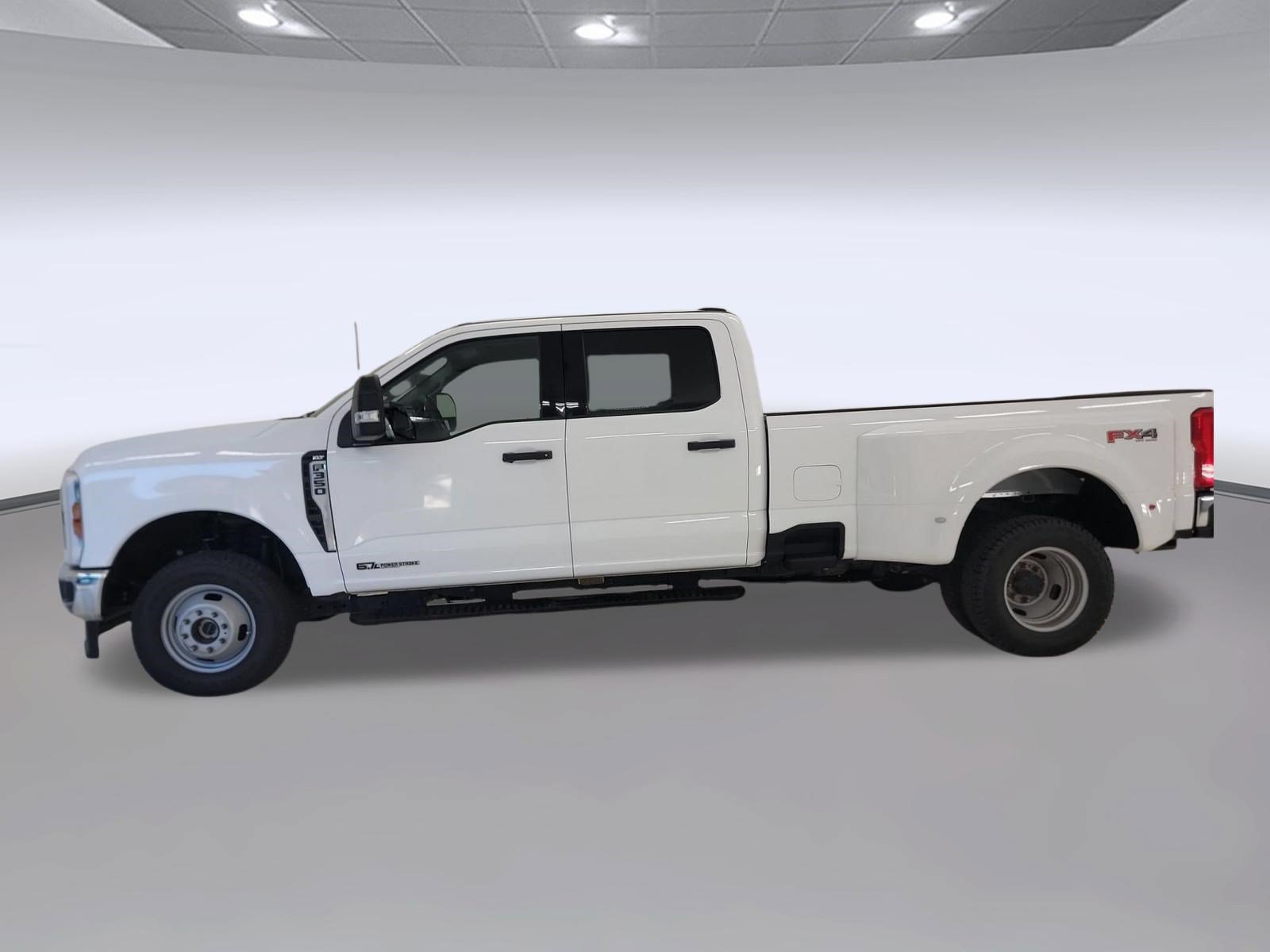 Certified 2025 Ford F350 XLT w/ FX4 Off-Road Package AWD/4WD image 2