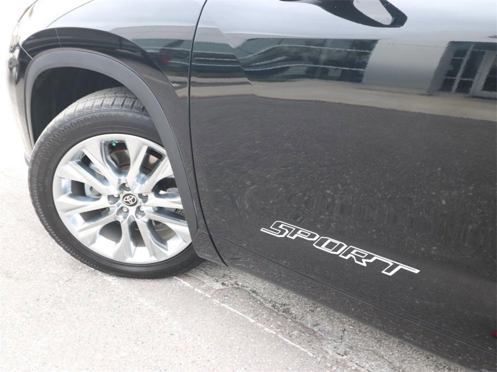 Used 2023 Toyota Highlander Limited image 9