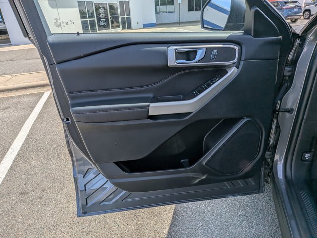 Certified 2023 Ford Explorer XLT w/ Equipment Group 202A RWD image 12