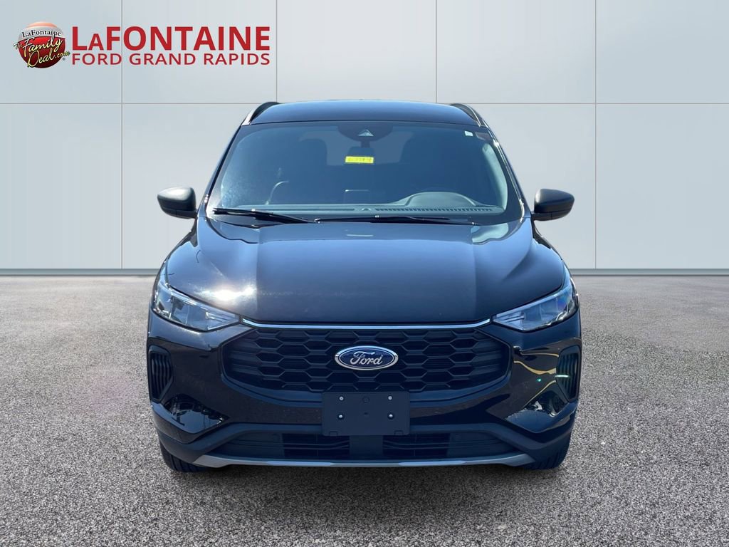 Certified 2025 Ford Escape ST-Line image 2